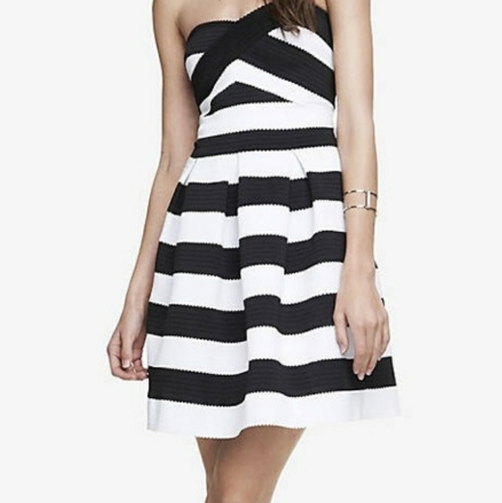Black and white stripe express dress